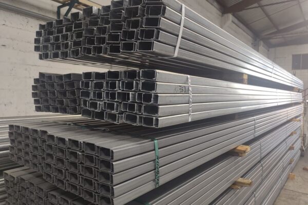 MAQUILA-DE-ROLLOS-EN-POLIN2-600×400